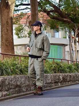 ナイロンジャケット（グレー系）を使った「セットアップ」の人気