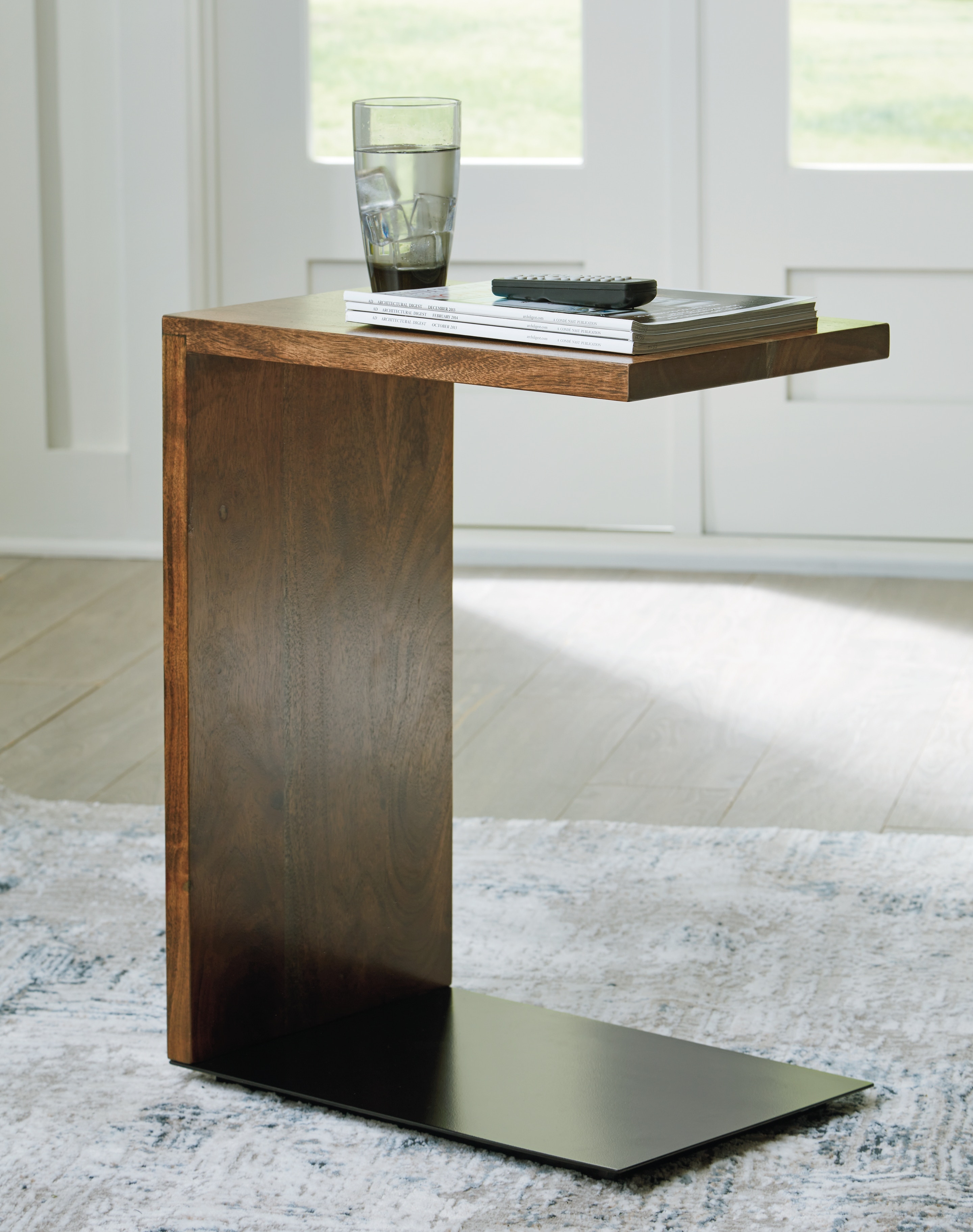 Signature Design by Ashley Living Room Wimshaw Accent Table
