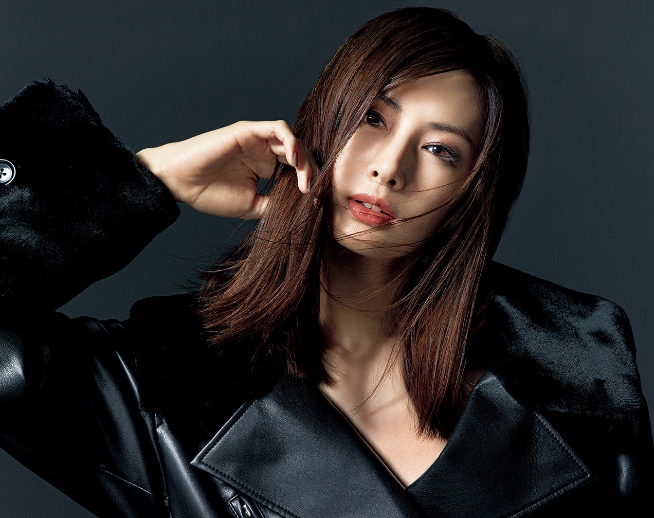 北川景子、2020年カレンダーで圧倒的な美貌溢れ出す - モデルプレス