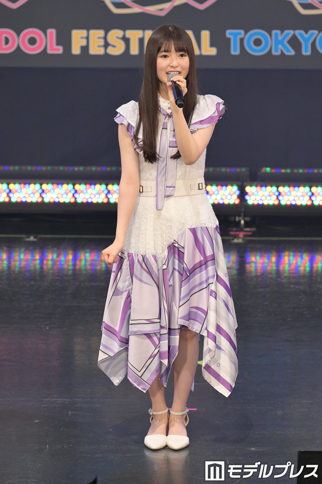 乃木坂46小川彩、ノースリーブで素肌際立つ「二度見した」「美人すぎる