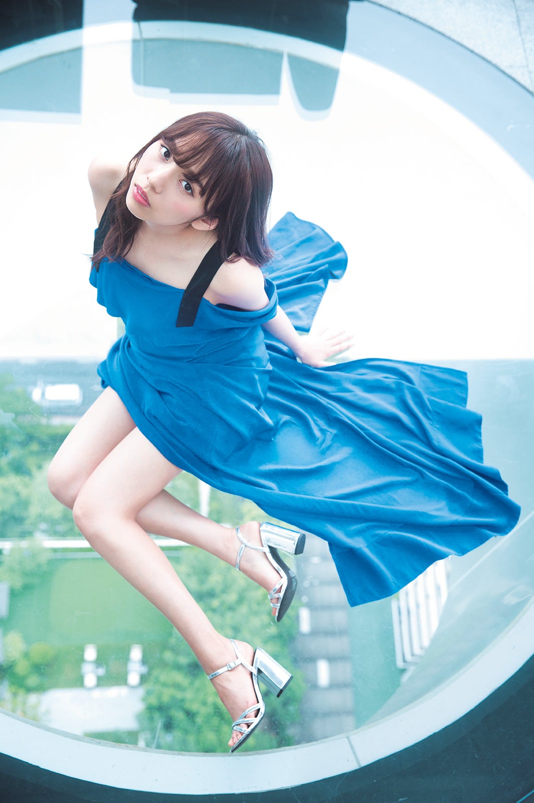 乃木坂46兼OL”新内眞衣「会社の人に会うのが恥ずかしい」水着に