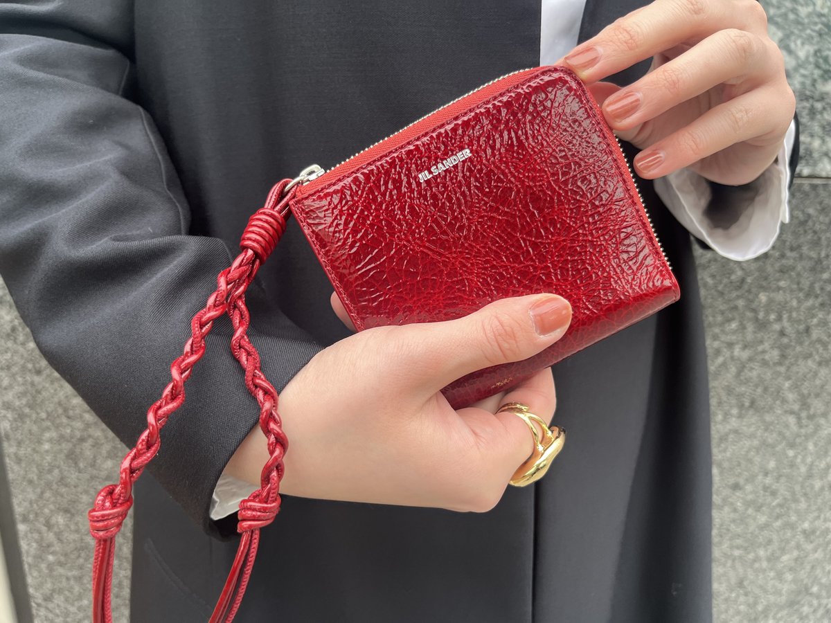 ジル サンダー】の二つ折財布を2025年最強開運日に！ ラッキーカラーの