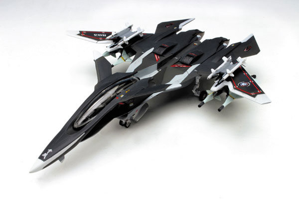 1/144 FFR-41MR 戦闘妖精雪風 メイヴ 最終出撃形態 プラモデル