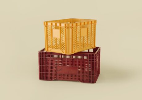 蔵の形をした伏見人形の貯金箱。骨董王子・郷古隆洋の日用品案内