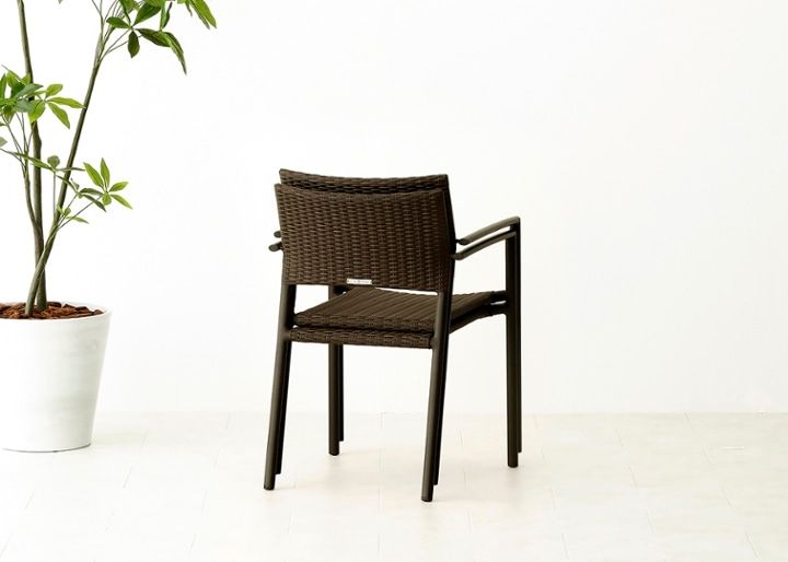 ガーデン・スタッキング・アームチェアv02～耐久性と美しさを兼ね備え