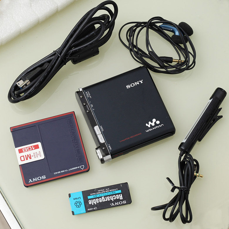 SONY Hi-MD 録再 MZ-NH1 Batt.2個、1GB Disk1個 SONY Hi-MD 録再 MZ