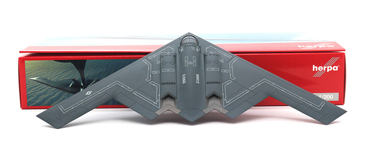 Herpa 1/200 Spirit of America B-2A Phantom Bomber 82-1066 Finished