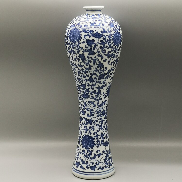 中国美術 青花 纏枝蓮花 武人紋 瓶 高25.5cm(HA374)