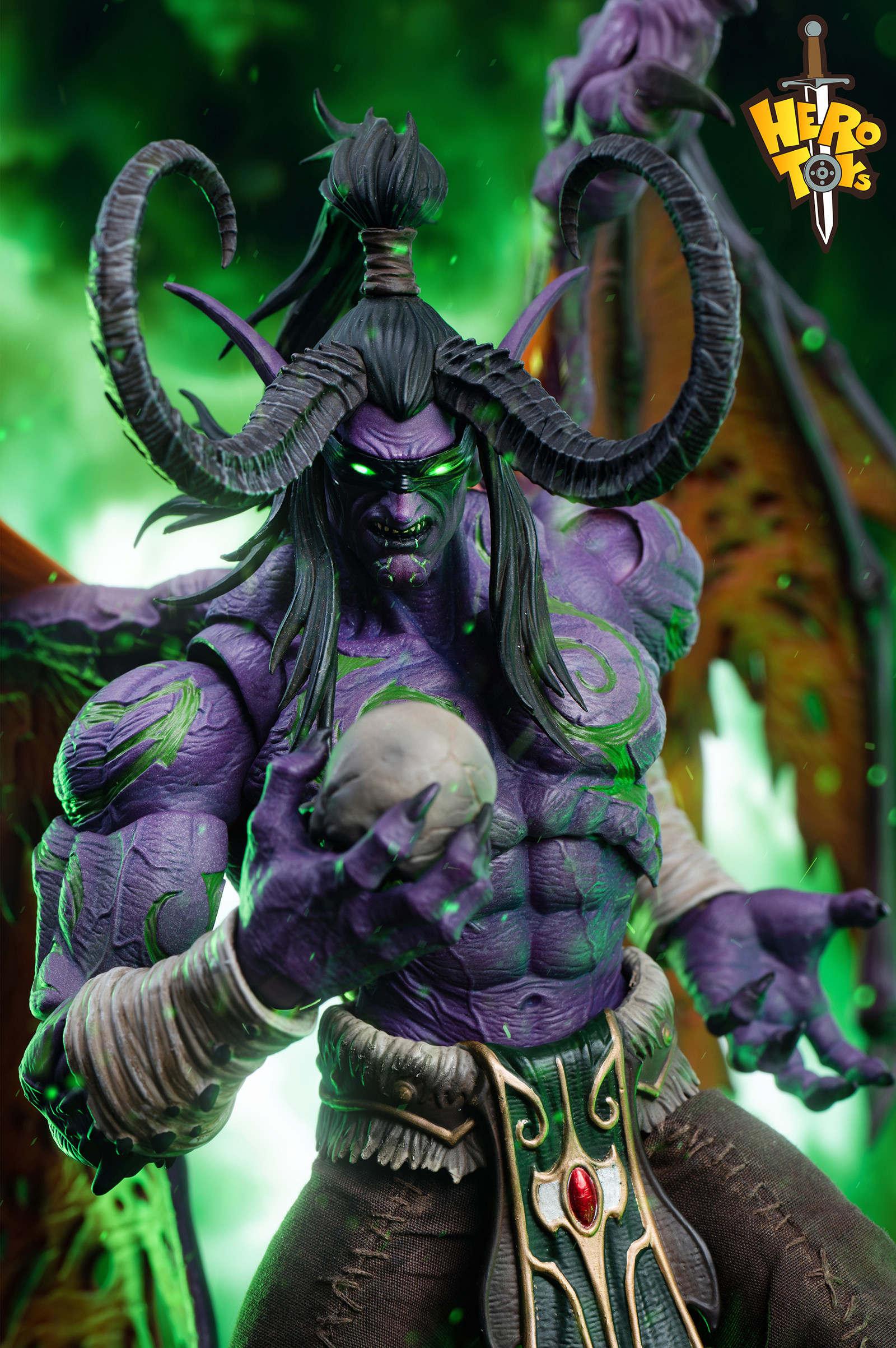 In Stock New Hero Toys World of Warcraft Demon Hunter Illidan