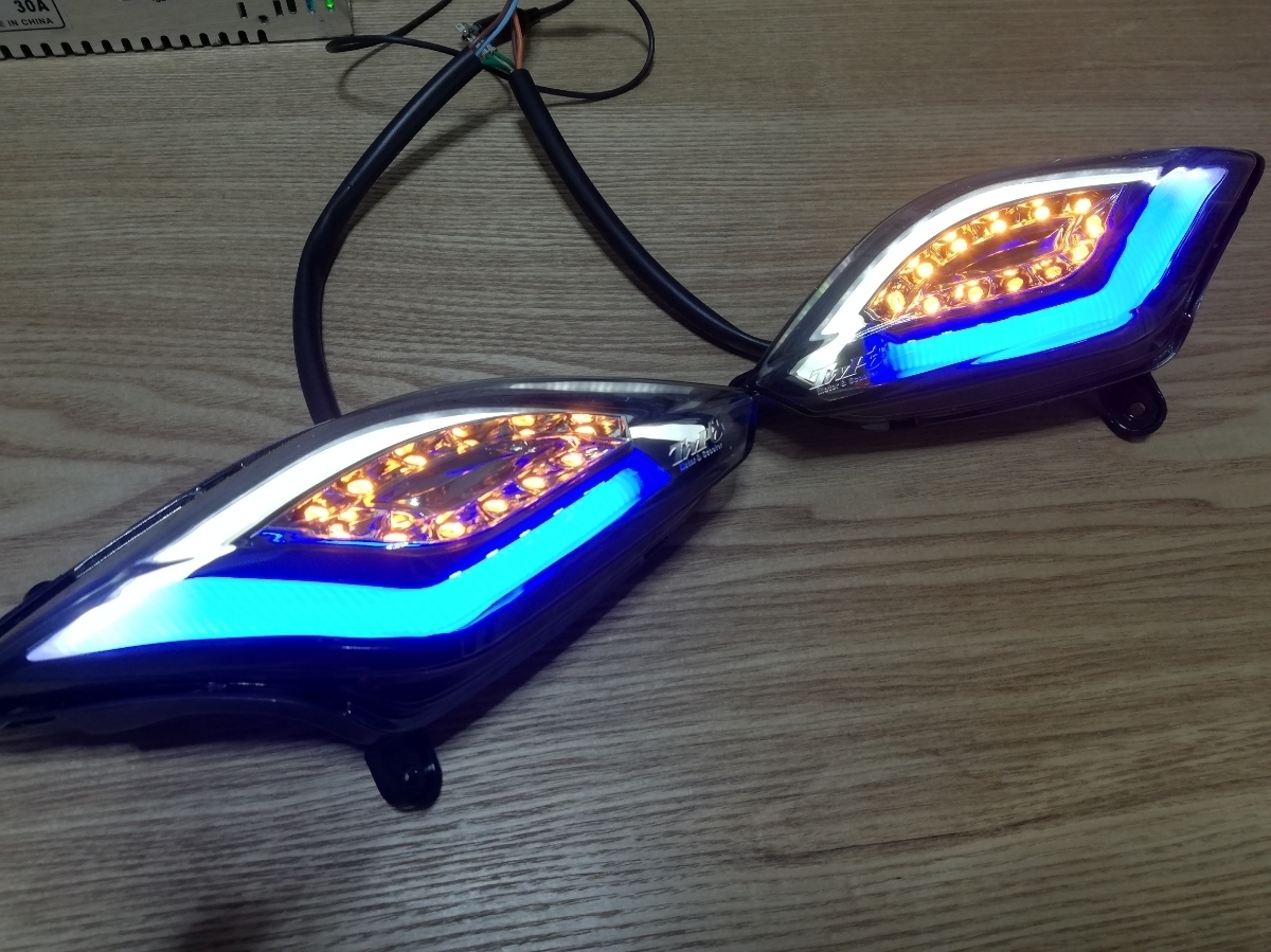 シグナス3型 LEDウインカー 社外品 YAMAHA（ヤマハ） シグナスX 3型