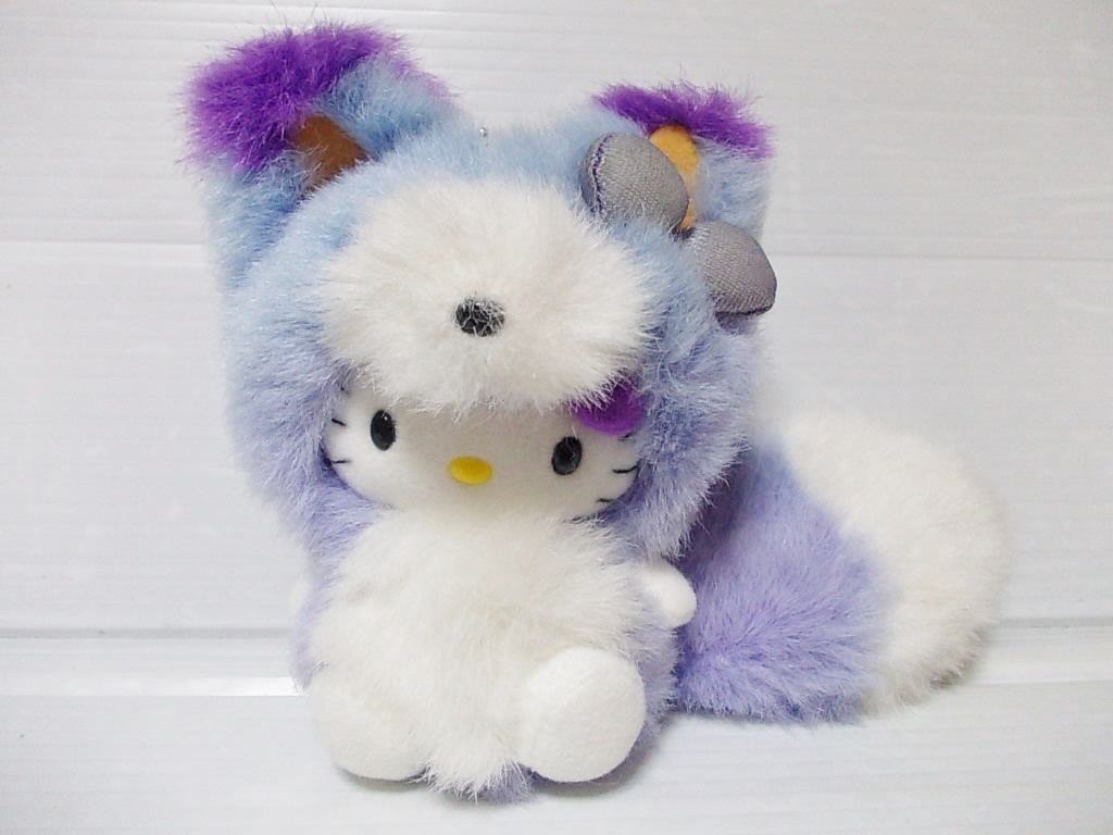 Sanrio 北海道限定 ラベンダーキティ キタキツネフード付きぬいぐるみ