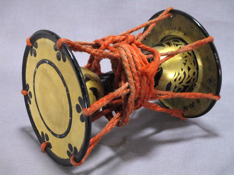 小鼓 鼓 和楽器 太鼓 締太鼓 能 歌舞伎 狂言 伝統芸能 楽器編｜