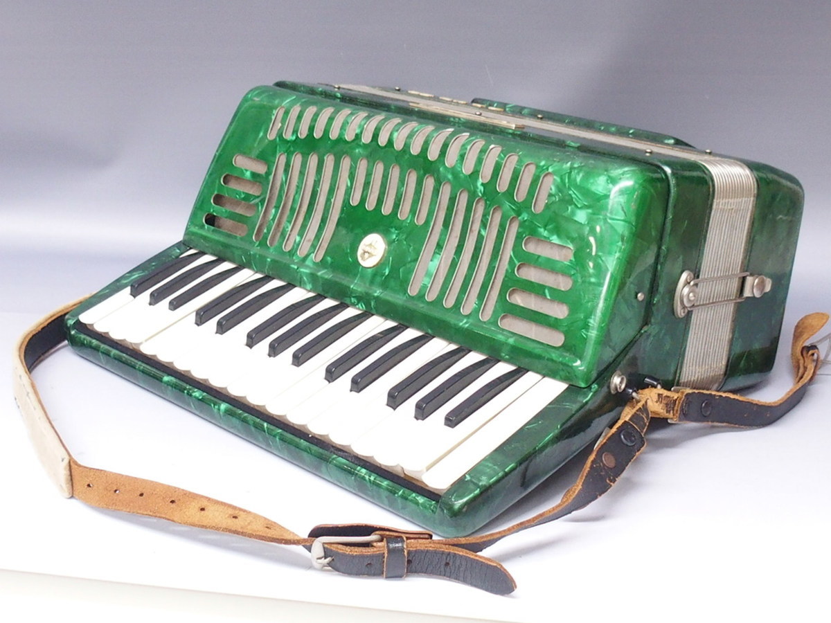 中古】ヤマハ アコーディオン アルト32 YAMAHA ALTO 32鍵 鍵盤楽器