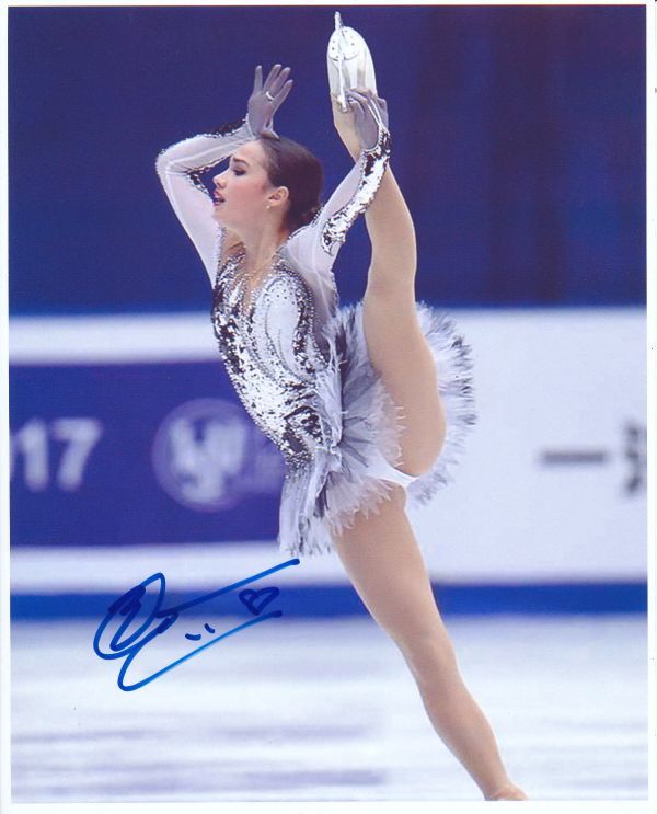 トゥルソワ（フィギュアスケート選手）直筆サイン入り写真 レア