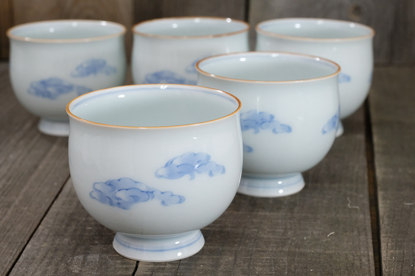 宮内庁御用命 真玉園 加藤靖彦作 染付水雲文 茶碗 共箱 V R5275 【公式