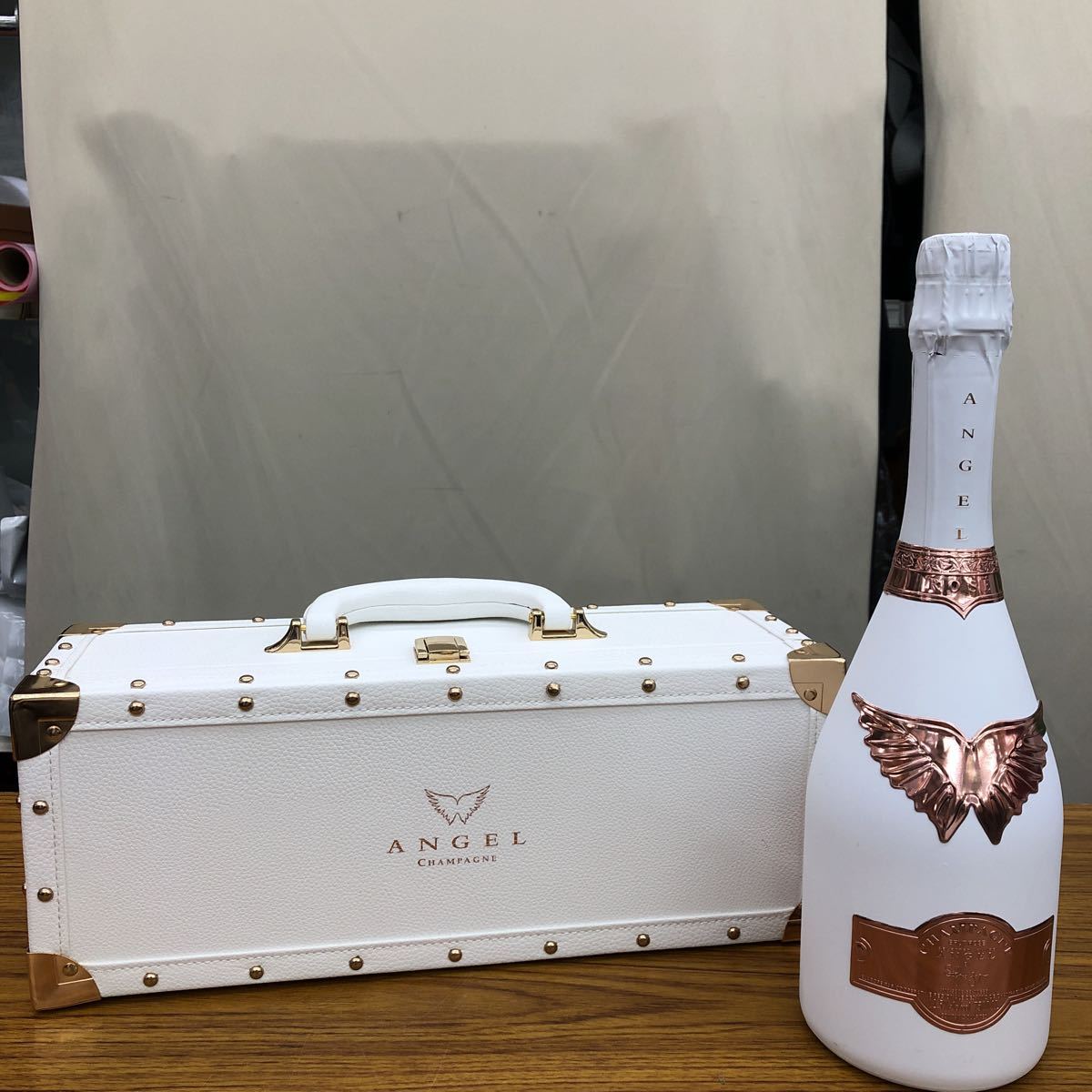 新品.未開封］エンジェル シャンパン ロゼ ホワイト NV 未開封 ANGEL
