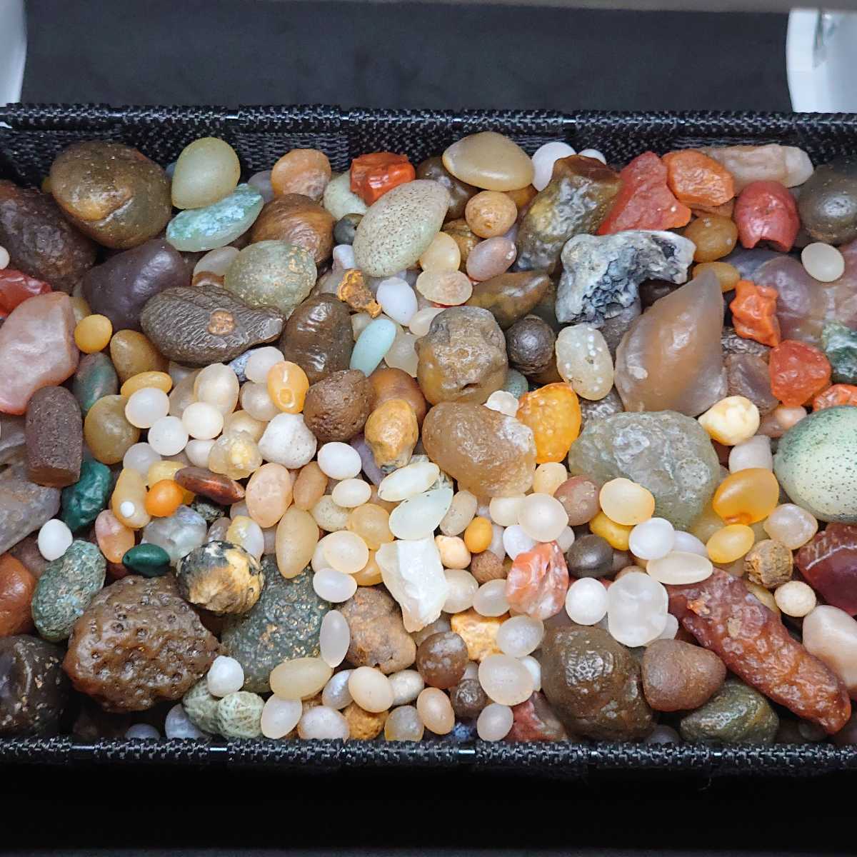 ウイグルゴビ瑪瑙 原石 黒山瑪瑙 氷皮付き 激レア 大粒 ゴビアゲート