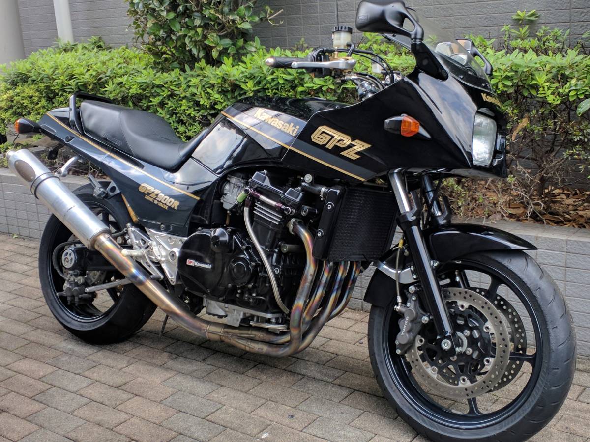 GPZ900R 仏壇カラー外装