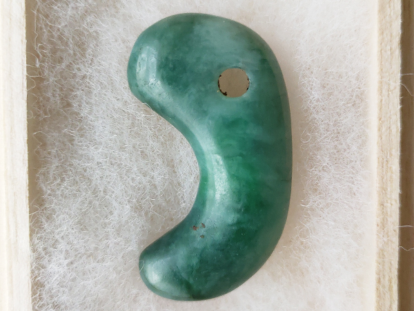 古墳期 出土 出雲石勾玉 碧玉 縄文時代 弥生 石器 土器 翡翠勾玉 根付