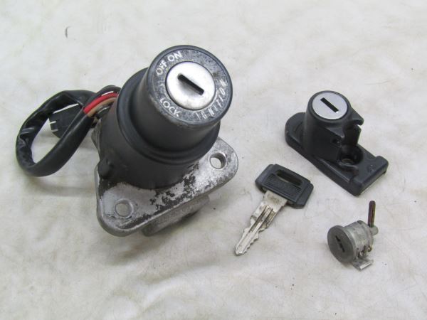 YAMAHA ヤマハ RZ50 純正タンク キー付き コック付き ドリームカラー