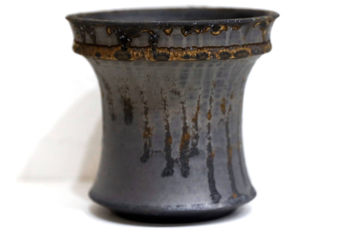 ローライフファクトリー鉢