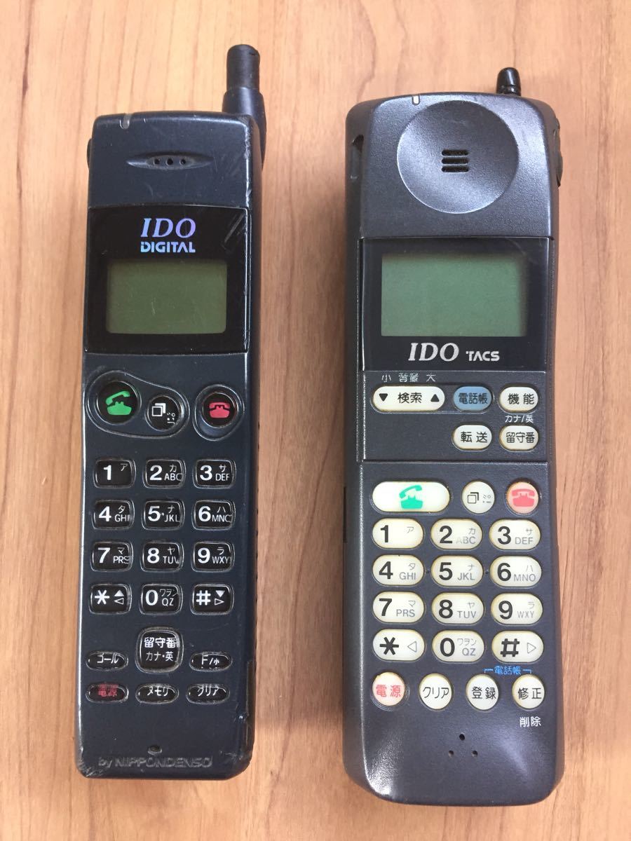 SANYO IDO 携帯電話 ブラック auケータイ図鑑｜おもいでタイムライン