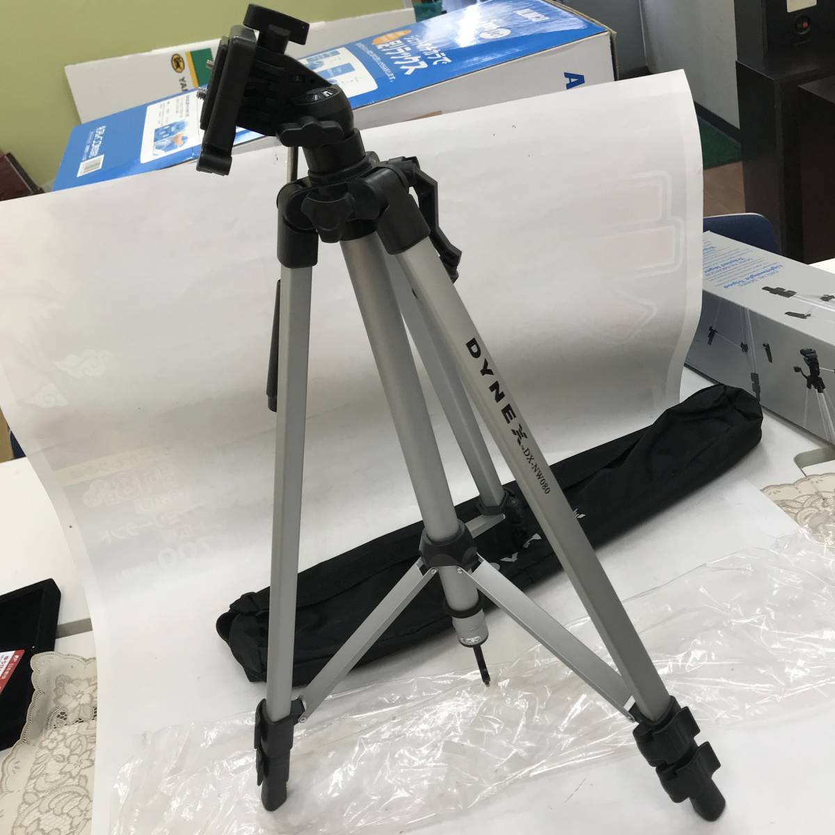 Dynex 軽量デジタルカメラ/ビデオカメラ 三脚 DX-NW080 Dynex Dynex