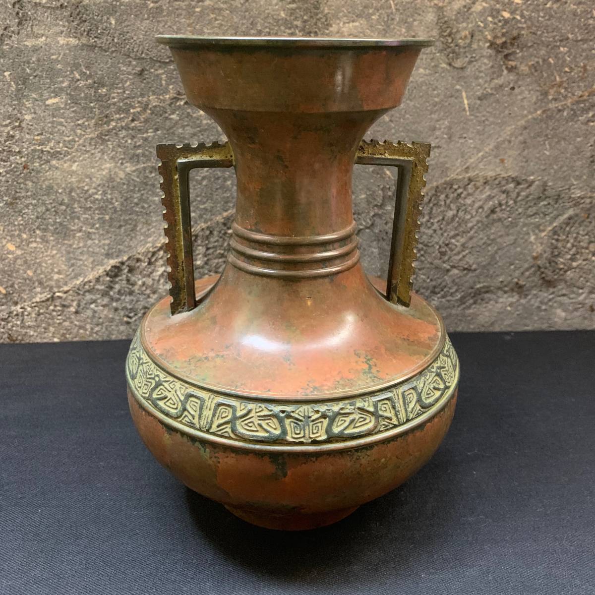 中国古玩 唐物 青銅饕餮文双耳花瓶 古青銅器 在銘 花器 花入 銅製 置物