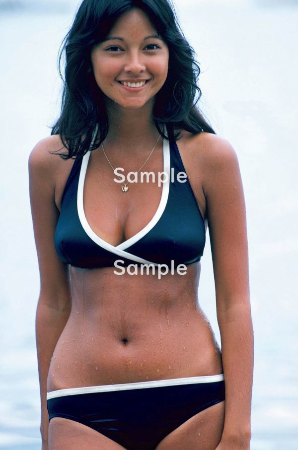 ハワイの美女モデル・アグネス・ラム大判ポスター by SHIN IKEDA