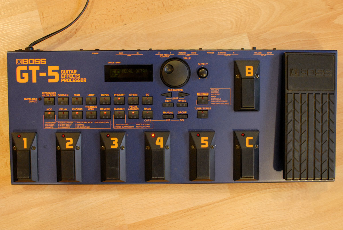 BOSS GT-5 マルチエフェクター 取扱説明書あり