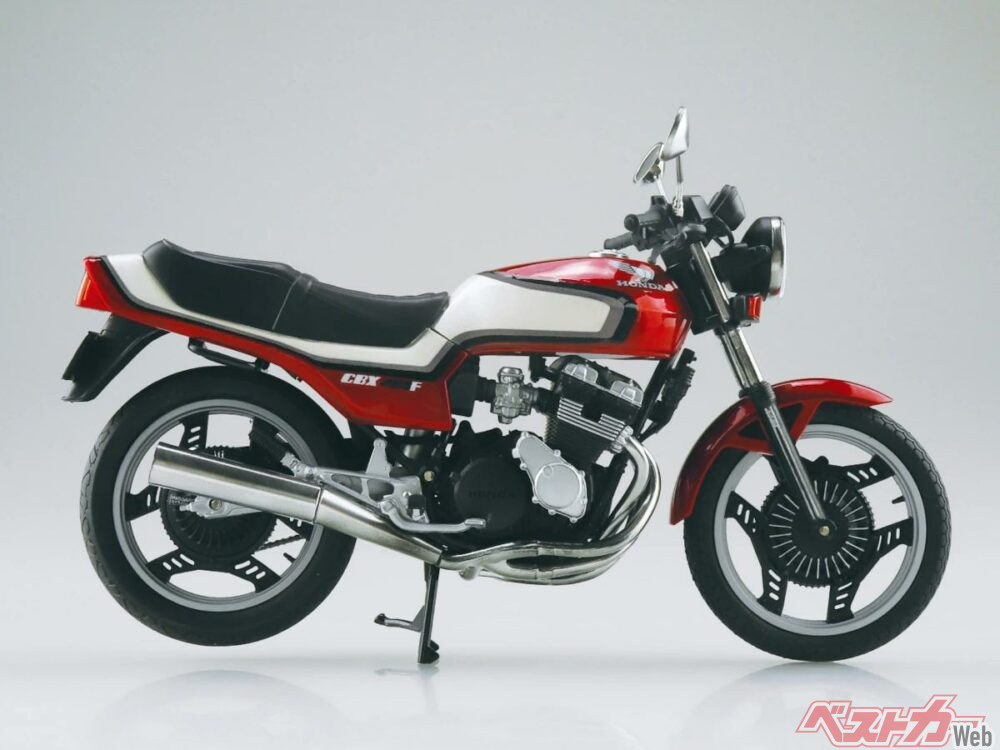 新製品】アオシマより1/12サイズ「CBX400F」の追加カラーが登場！ 2型