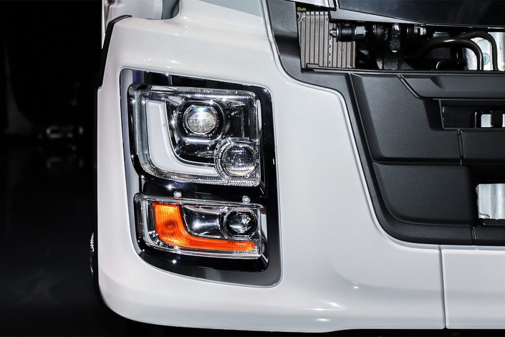 いすゞギガ ISUZU GIGA トラックモデル ホワイト/シルバー 新品同様