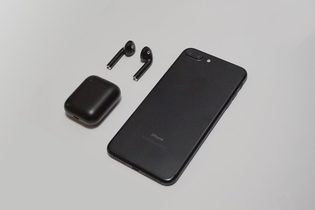黒い欲望、AirPodsのブラックカラーがめっちゃかっこいい! | block.fm