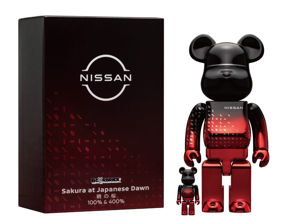 日産×ベアブリック！“ニッポンの夜明け”描いた限定品 東京オートサロン