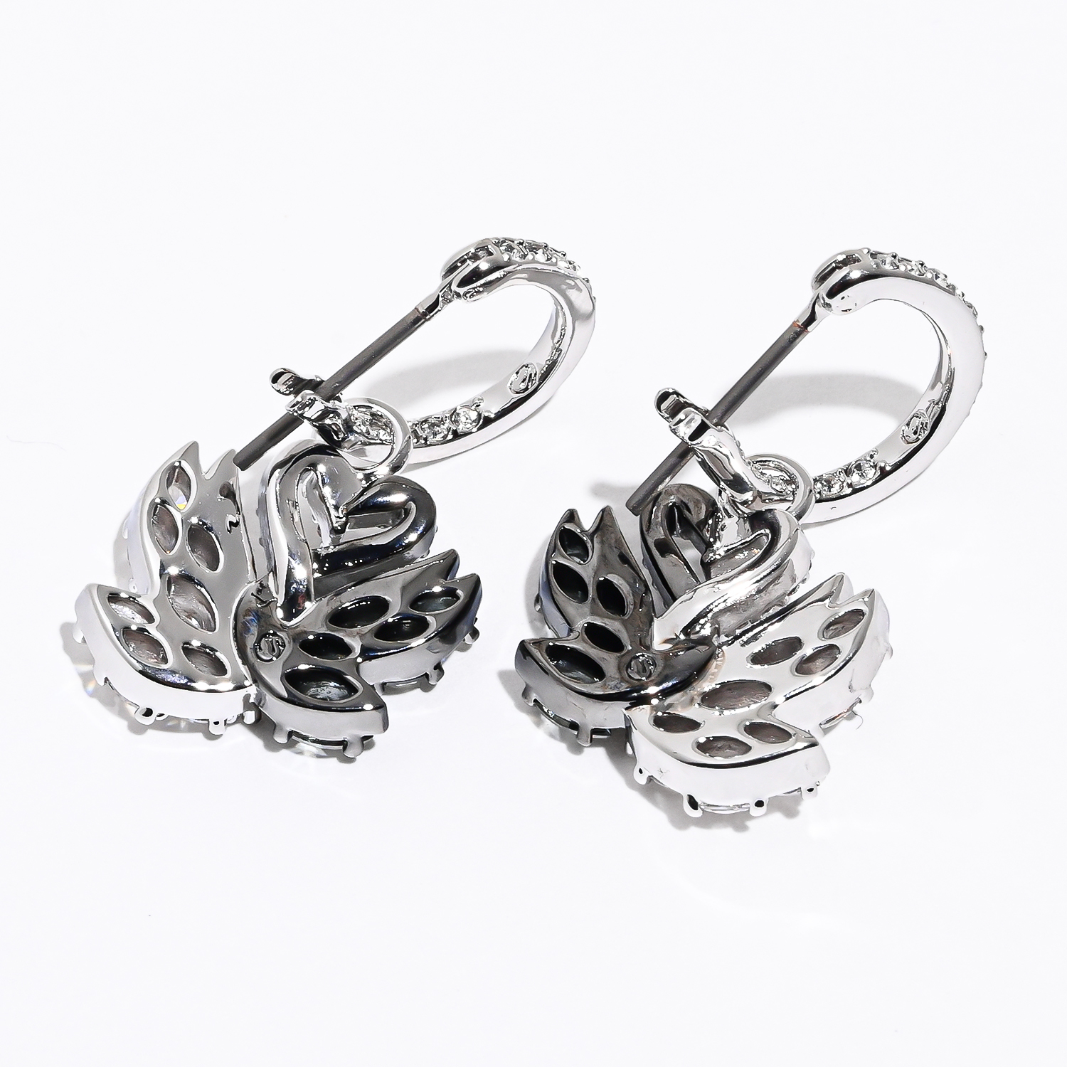 スワロフスキー SWAROVSKI ピアス Swan スワン ブラック クリア