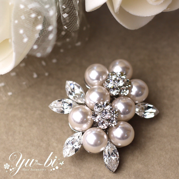 CHANEL ブローチ CHANEL パールストーン ロゴブローチ ピンブローチ