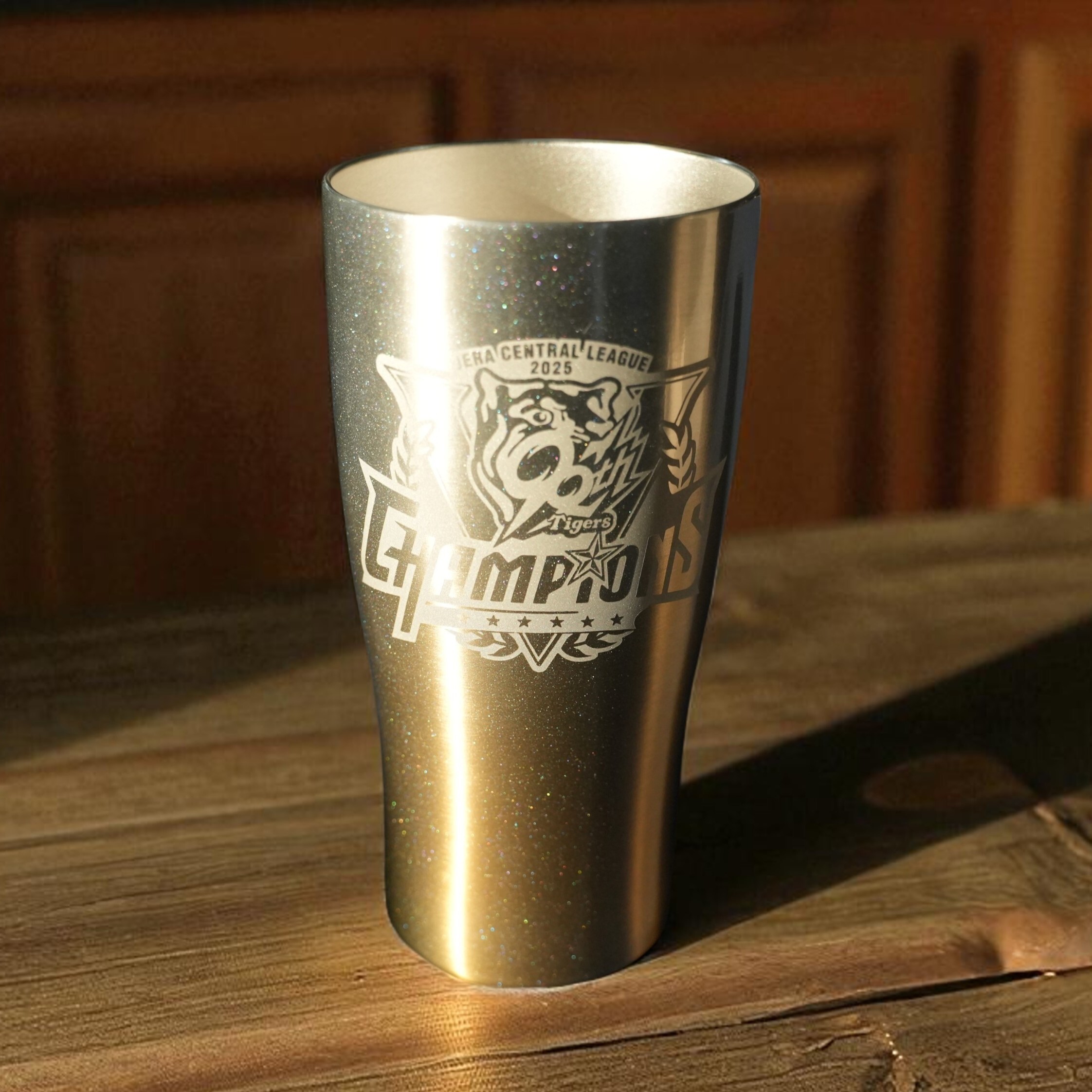 阪神タイガース 優勝記念 真空断熱タンブラー 430ml 印刷木箱入り