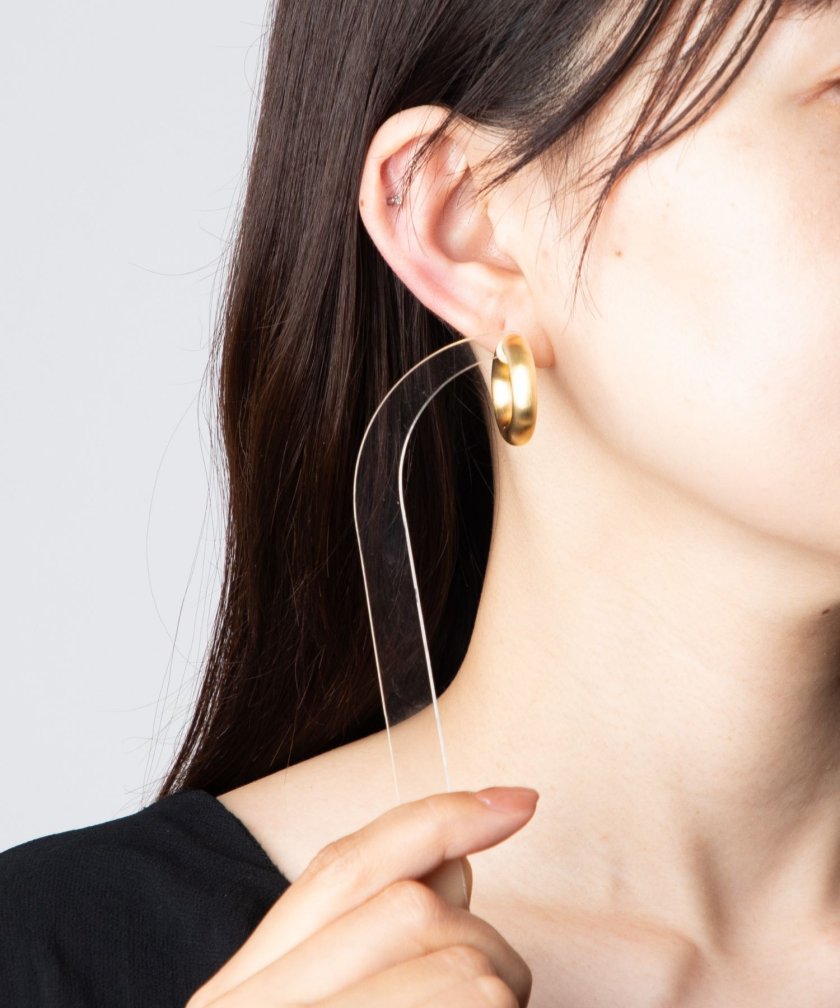 トムウッド TOM WOOD Chunky Hoops Satin Medium Gold