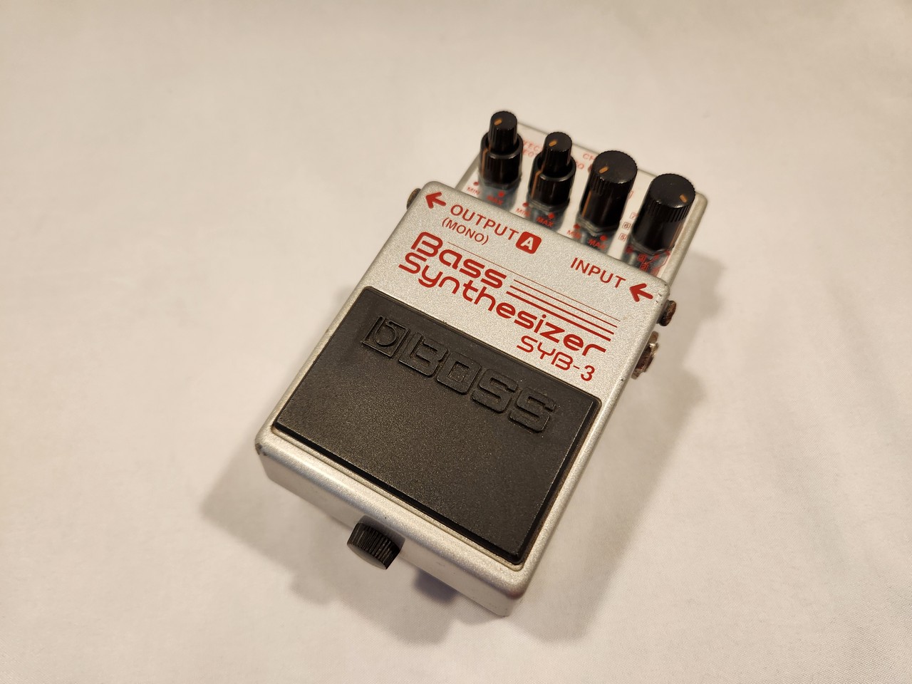 BOSS SYB-3 Bass Synthesizer - Geek IN Box BOSS Bass Synthesizer SYB-3