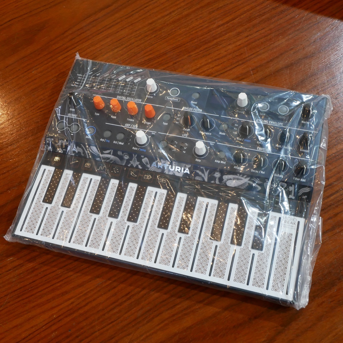 グースネックマイク付属版 Arturia MicroFreak シンセサイザー 【公式