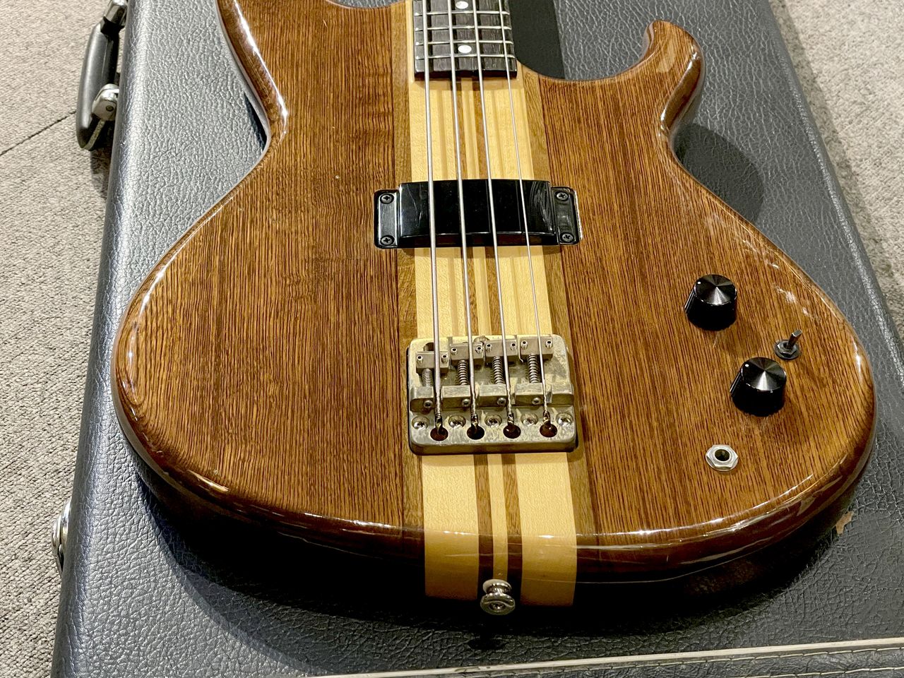 Aria Pro II SB-700（ビンテージ）【楽器検索デジマート】