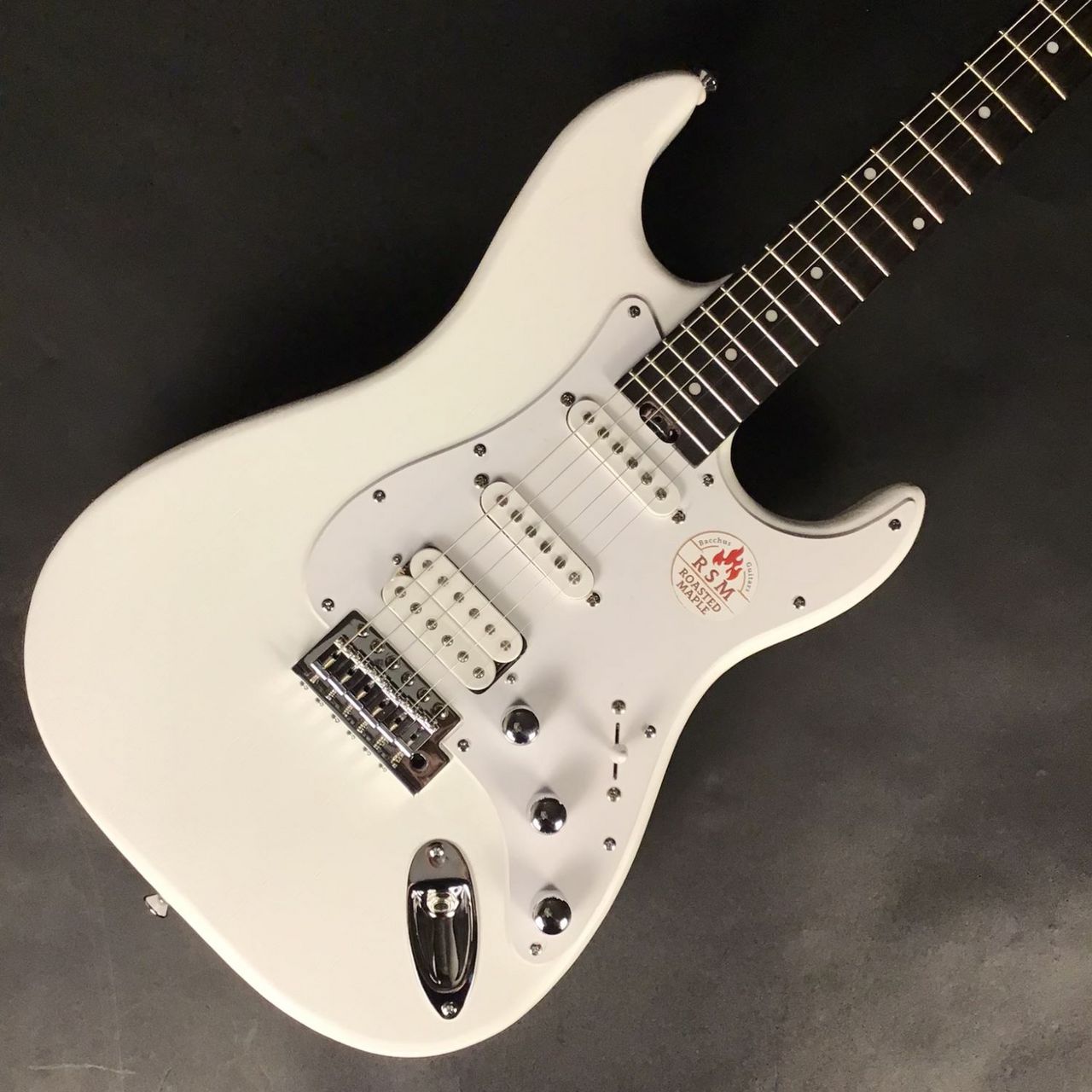 Bacchusエレキギター ストラトキャスタータイプ Bacchusストラト