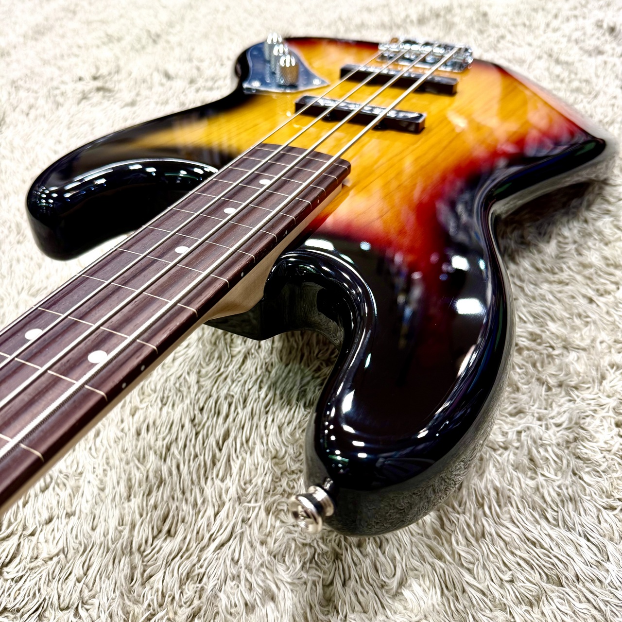Bacchus BJB-1R-FL 3TS -Univers Series-【特価】【フレットレスベース