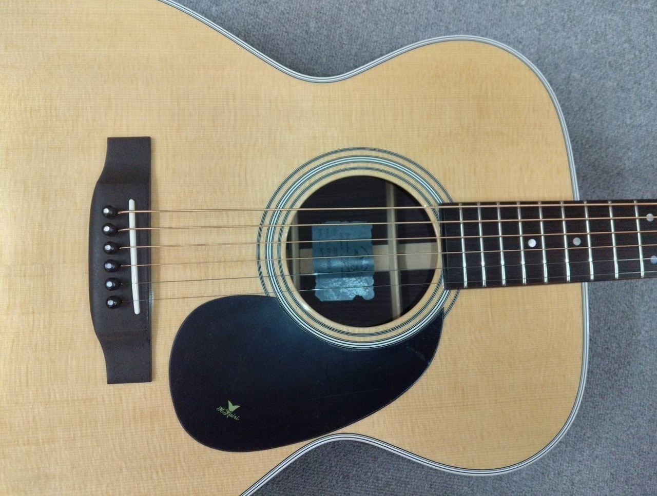 K.YAIRI YF-00028 CUSTOM 恐らくハカランダ単板です K.Yairi YF-00028