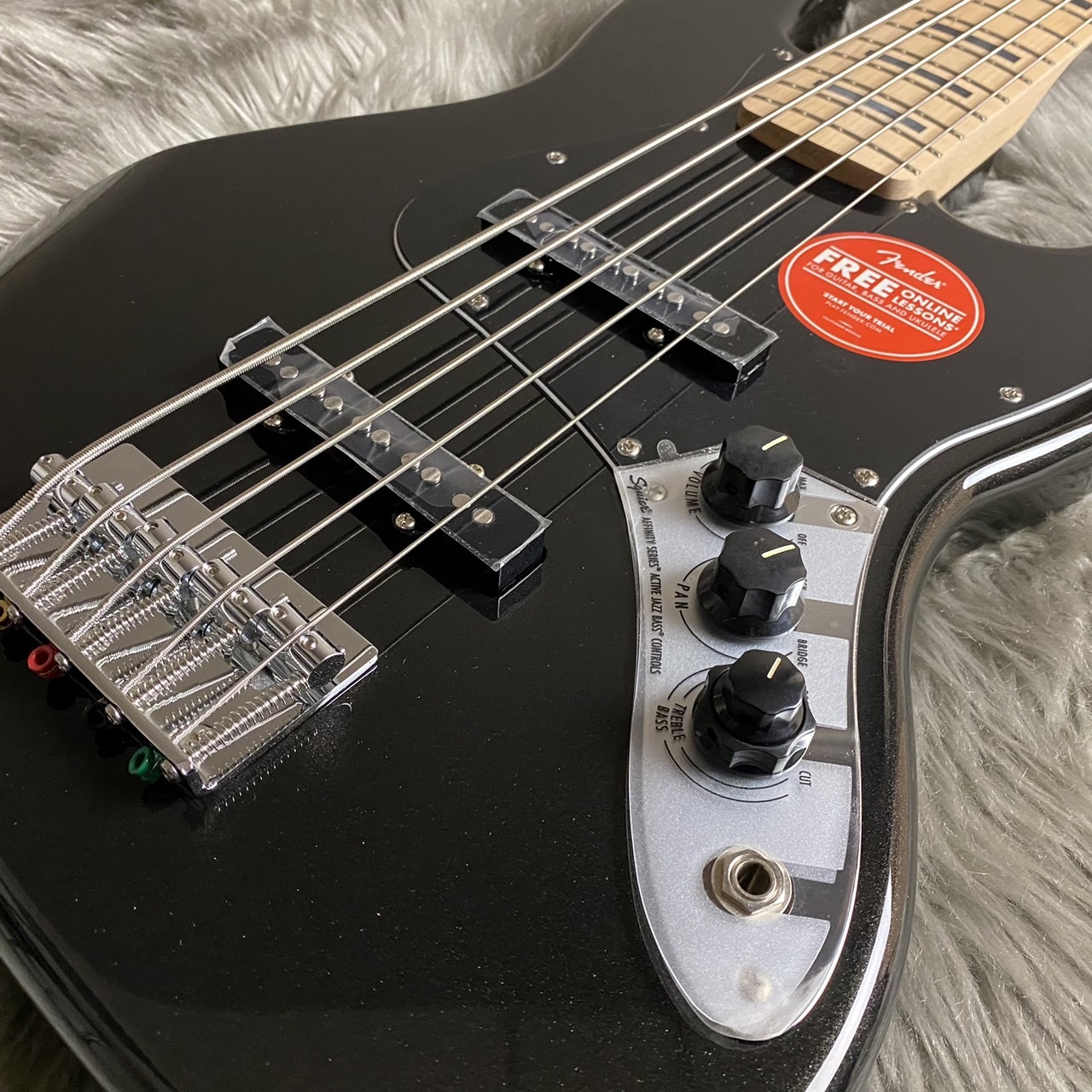 Squier affinity Jazz Bass V 5弦5連ペグ FenderとSquierの5連ペグ5弦