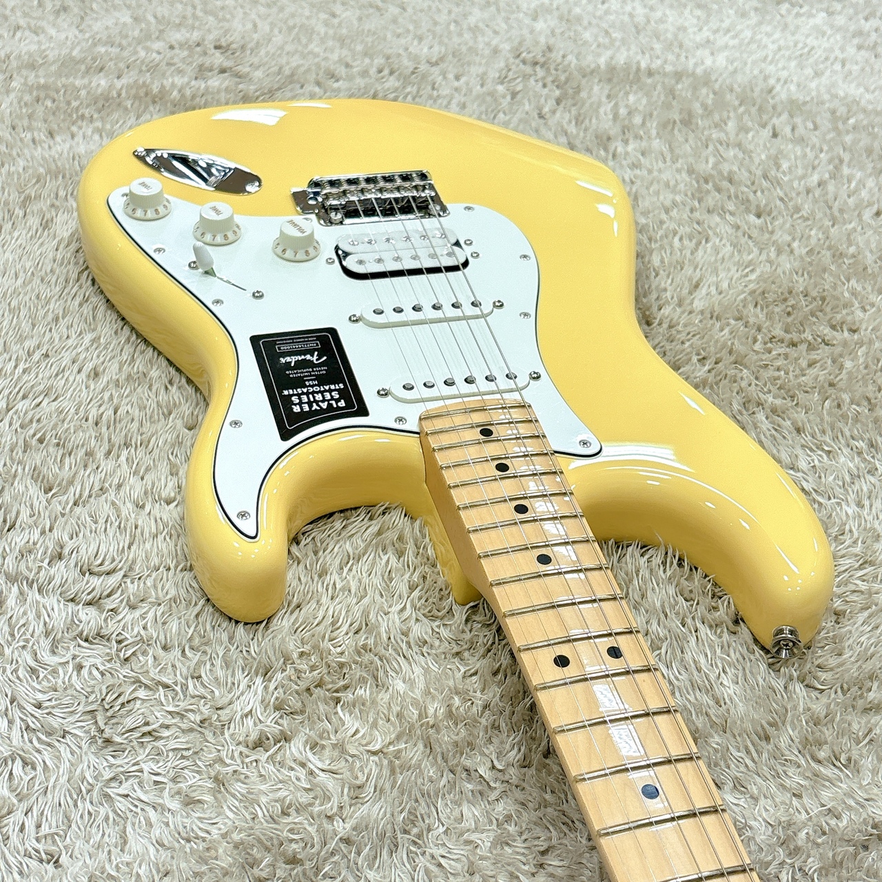 Fender player strat バタークリーム セミハードケース付き Fender