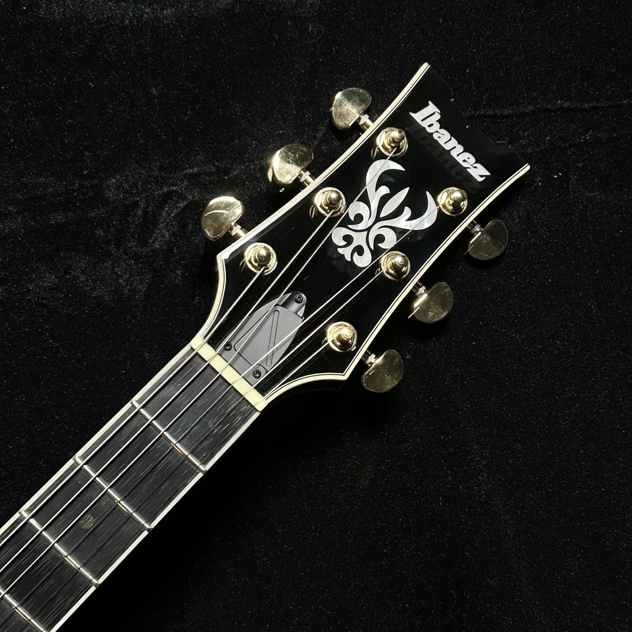 Ibanez AMH90QM-TBL 5B-01 フルアコ Ibanez AMH90QM-TBL 5B-01 フルアコ