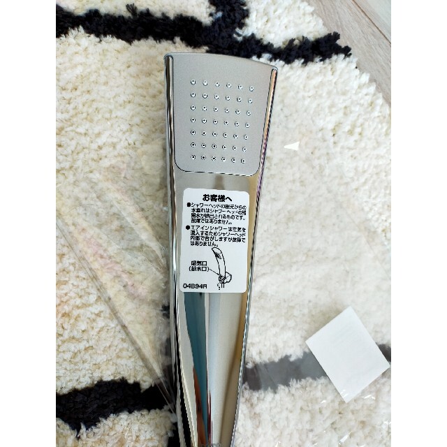 TOTO - TOTO エアーイン節水シャワーヘッド 04B94R (メッキ角型) 銀の