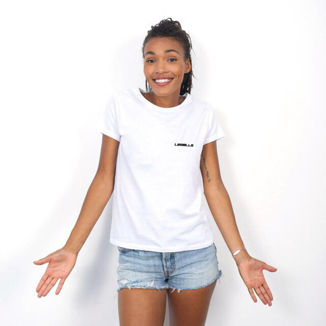 502z23〇小柄な方にも 中振袖 地紋 金彩 金駒刺繍 兎 赤〇成人式 結婚式