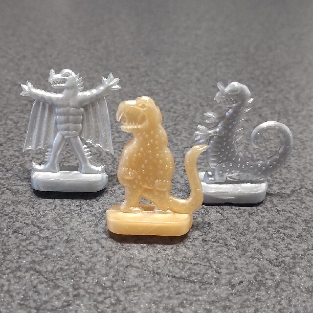 フエラムネ 台座怪獣の通販 by kemunyan's shop｜ラクマ